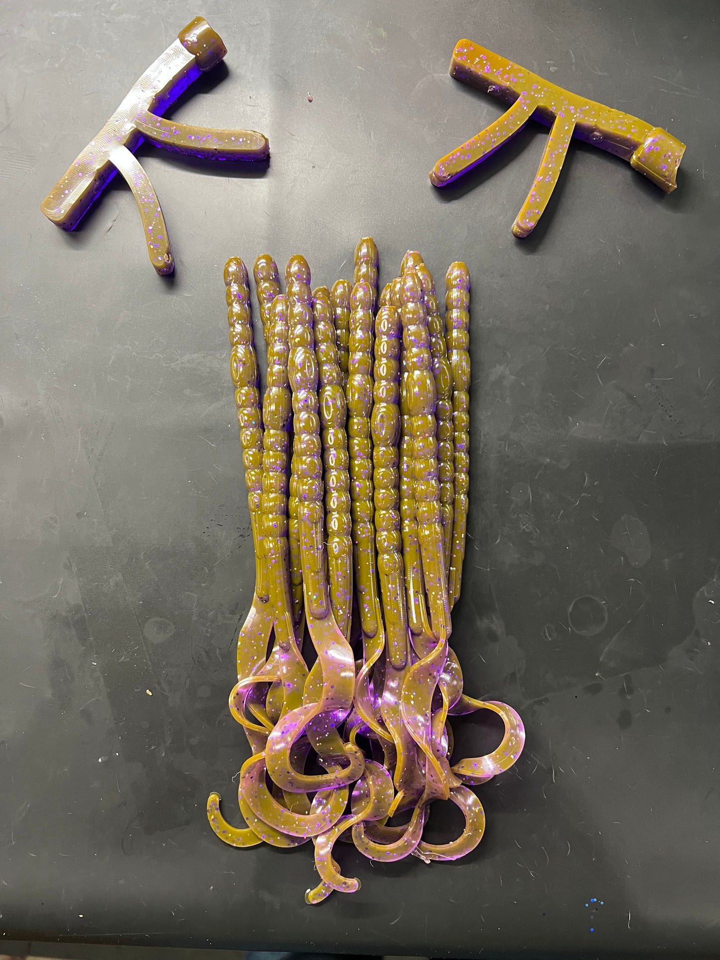 10” Curly Tail worms. (8 pack)