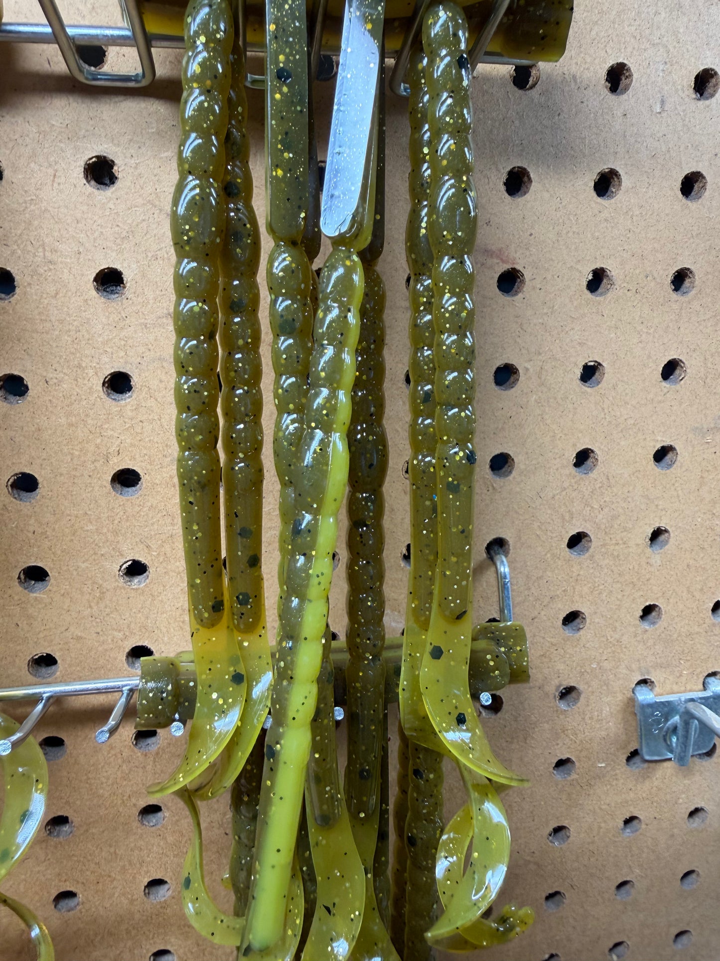 10” Curly Tail worms. (8 pack)
