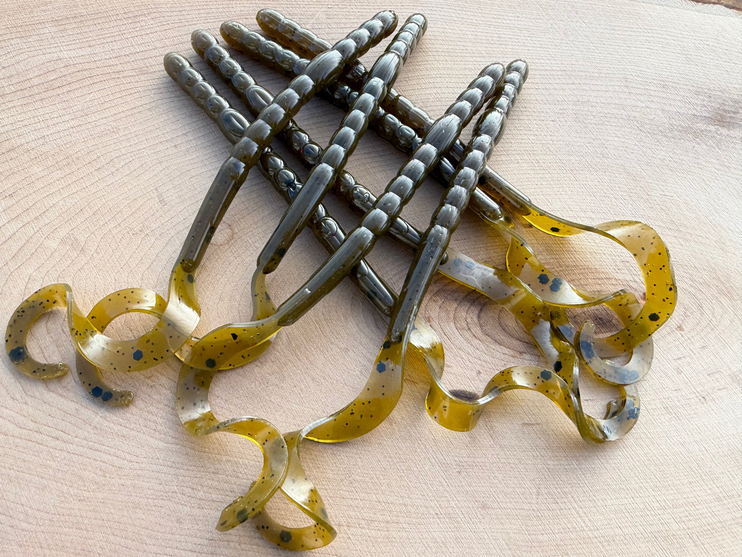 10” Curly Tail worms. (8 pack)